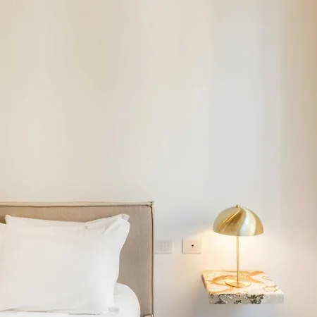 Palazzo Raggi Luxury Apartment Rome